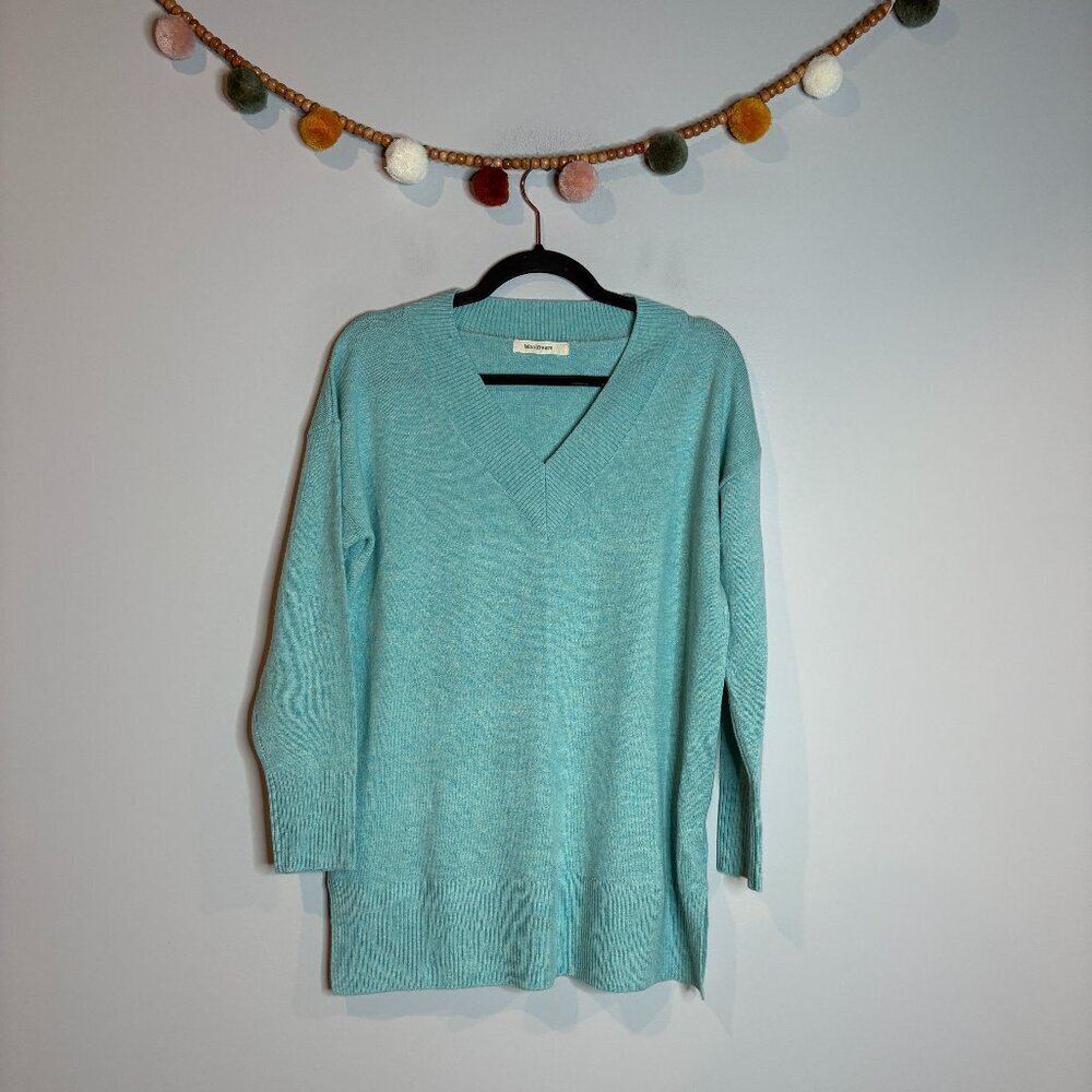 Woolovers Teal Merino and Cashmere blend V-Neck sweater